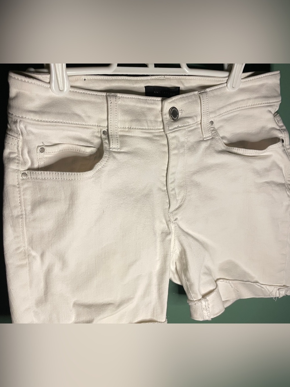 Ann Taylor White Denim Cut-Offs Size-4